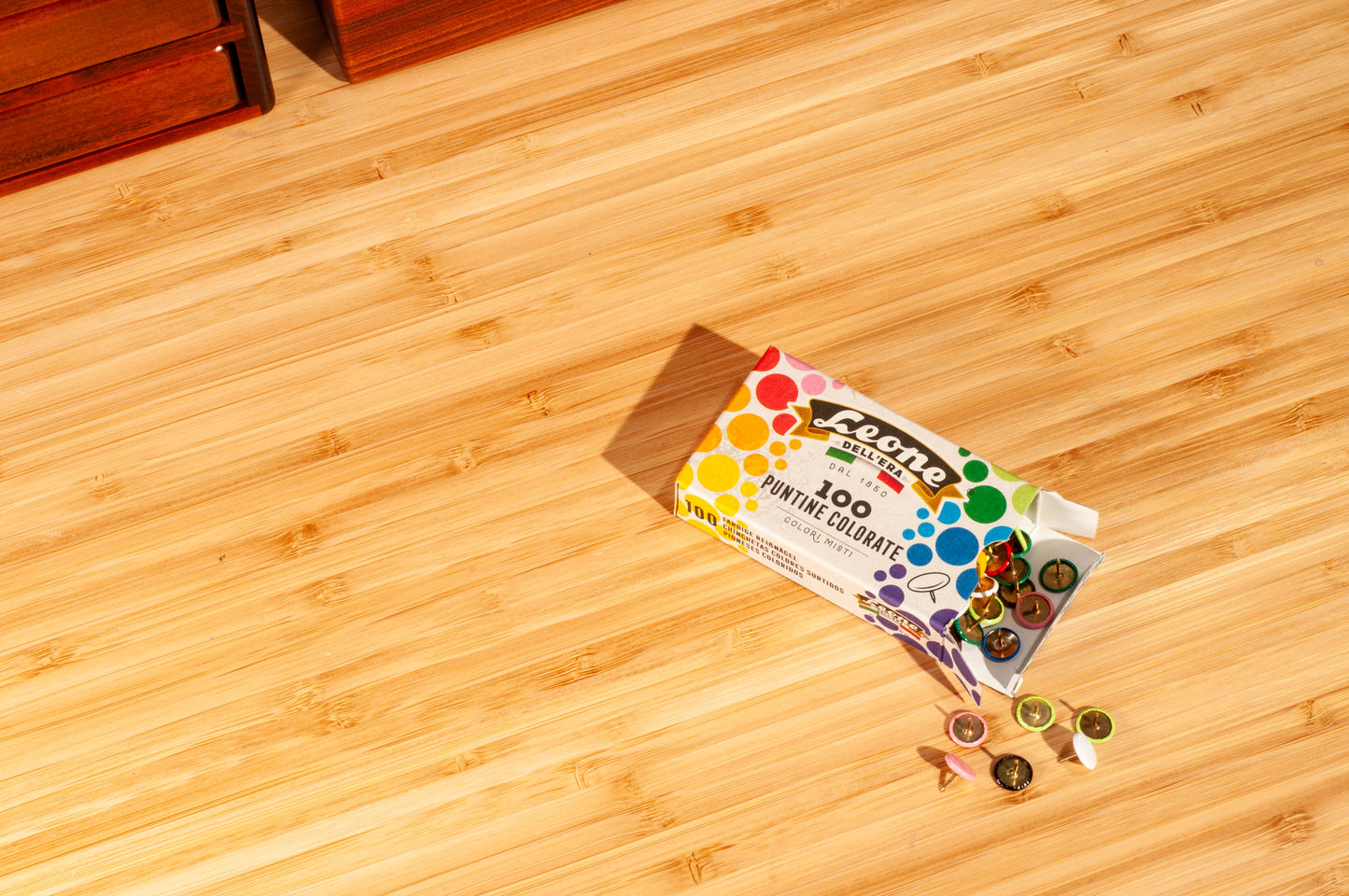 Leone Dell'era Pushpins